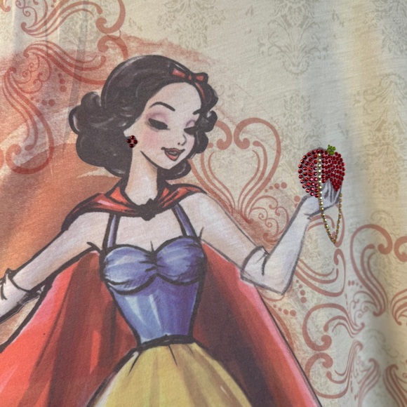 SNOW WHITE 2011 Disney Designer Princess Fashion Long Sleeve Shirt Size XL - Picture 1 of 8